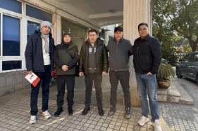 L'équipe client de l'Ouzbékistan visite le Shanghai Betis pour un échange approfondi